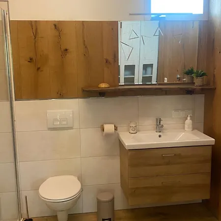 Am Schuetzenwald Apartment *